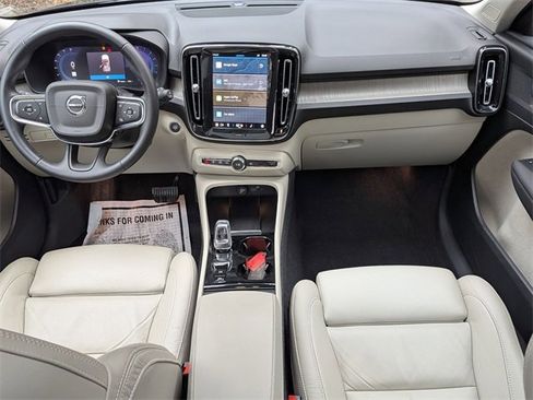 Certified 2023 Volvo XC40 B5 Plus w/ Protection Package Premier image 15