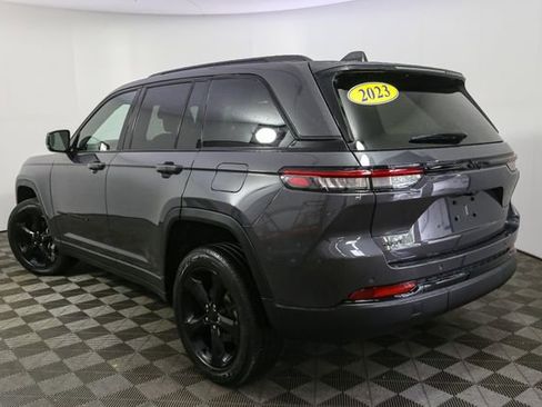 Used 2023 Jeep Grand Cherokee Altitude AWD/4WD image 8