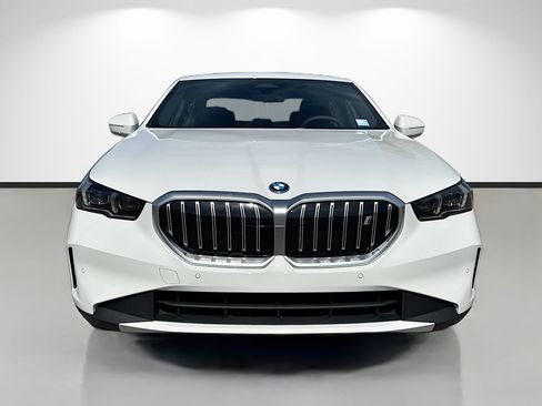 New 2026 BMW i5 eDrive40 image 8