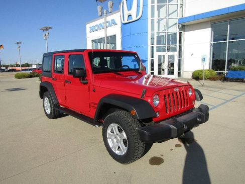 Used 2017 Jeep Wrangler Unlimited Sport w/ Max Tow Package image 3
