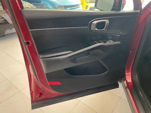 Used 2021 Kia Sorento LX image 12