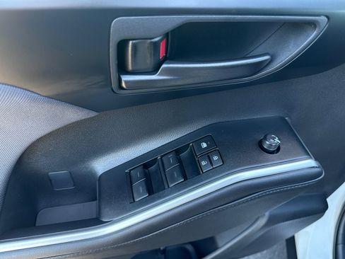 Certified 2025 Toyota Highlander LE image 27