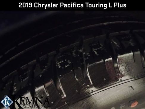 Used 2019 Chrysler Pacifica Touring-L Plus image 29