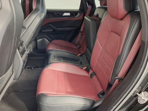 Used 2024 Porsche Cayenne Turbo GT image 25
