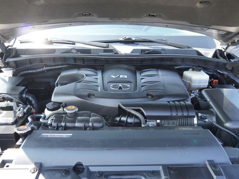 Used 2016 INFINITI QX80 4WD w/ Deluxe Technology Package image 16