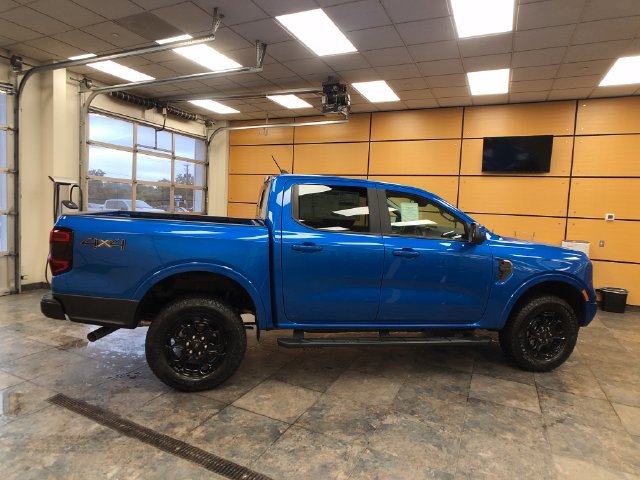 New 2026 Ford Ranger Lariat w/ Black Appearance Package AWD/4WD image 8