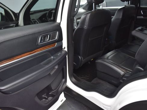 Used 2019 Ford Explorer Limited w/ Class III Trailer Tow Package AWD/4WD image 16