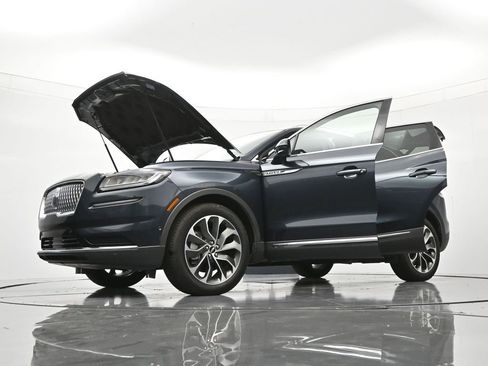 Used 2021 Lincoln Nautilus Reserve AWD/4WD image 52