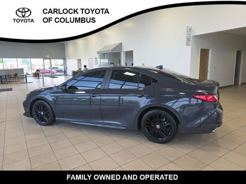 Used 2025 Toyota Camry SE w/ Convenience Package FWD image 9