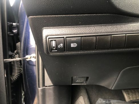 Used 2021 Toyota Corolla LE FWD image 10
