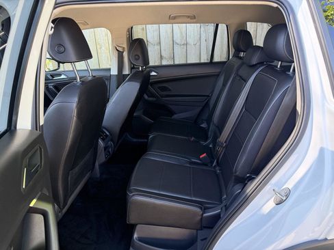 Used 2021 Volkswagen Tiguan SE AWD/4WD image 20