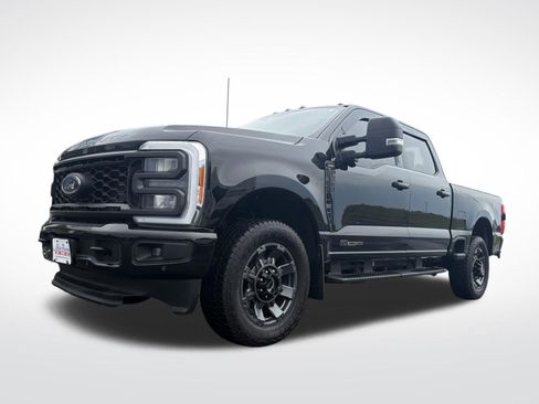 Used 2023 Ford F250 Lariat w/ Lariat Ultimate Package AWD/4WD image 2