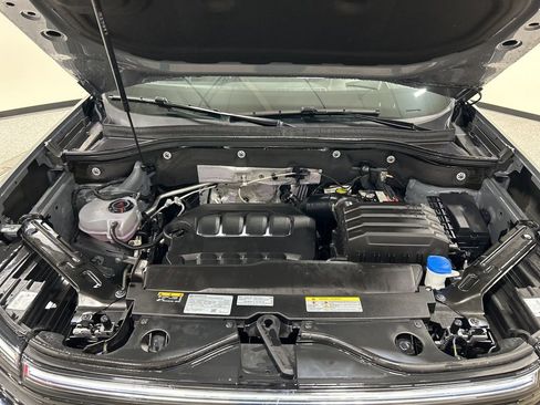 Used 2025 Volkswagen Atlas SEL Premium R-Line image 35