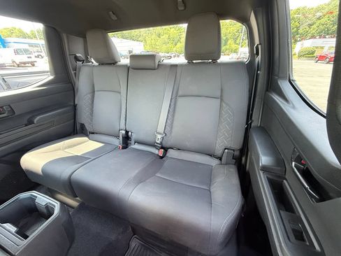 Certified 2024 Toyota Tacoma SR5 AWD/4WD image 14