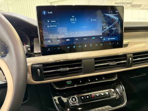 New 2026 Lincoln Corsair Premiere image 17