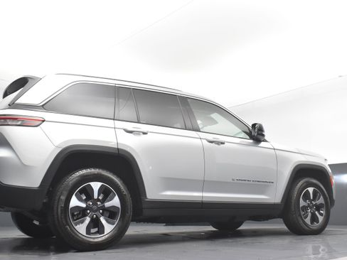 Used 2023 Jeep Grand Cherokee 4WD 4xe image 29