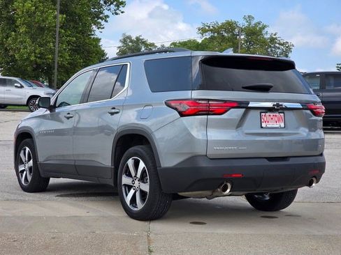 Used 2023 Chevrolet Traverse LT w/ LT Premium Package AWD/4WD image 6