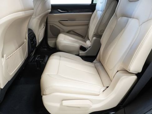Used 2025 Jeep Grand Cherokee L Limited AWD/4WD image 12