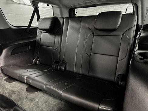 Used 2015 Chevrolet Suburban LT image 11