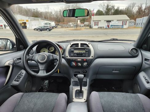 Used 2001 Toyota RAV4 4WD image 29