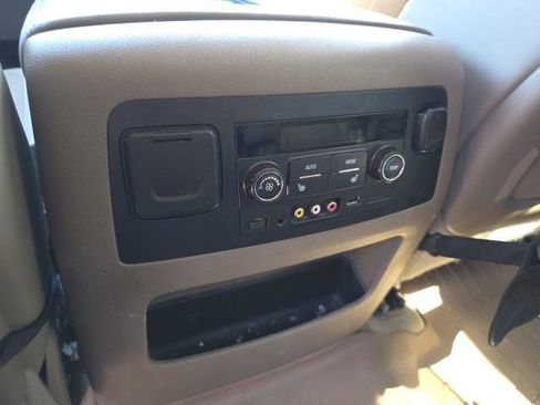 Used 2015 GMC Yukon XL SLT w/ Open Road Package image 10