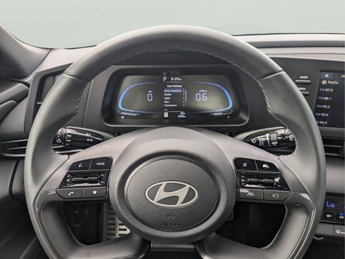 Certified 2025 Hyundai Elantra Sport FWD image 25