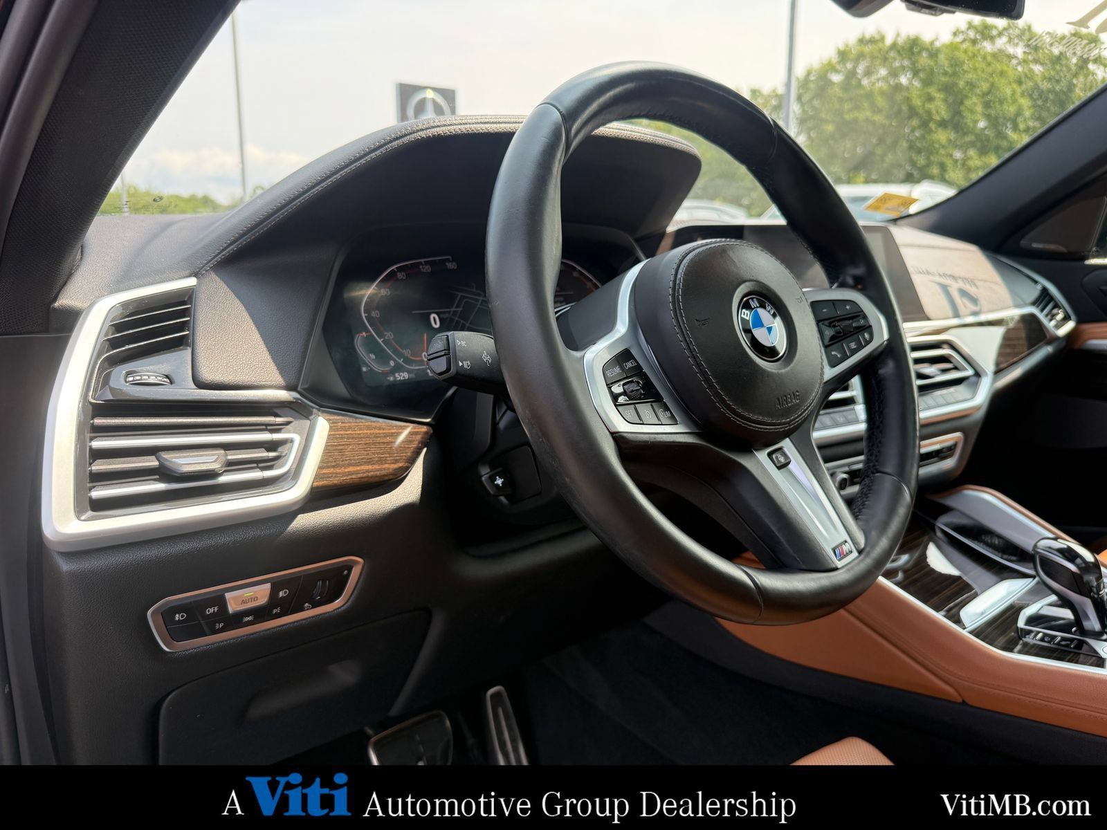 Used 2021 BMW X6 xDrive40i w/ M Sport Package AWD/4WD image 17