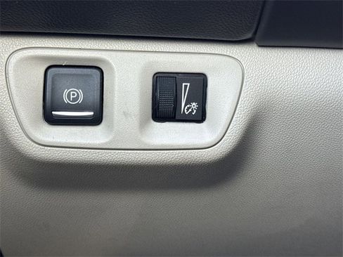 Certified 2017 GMC Acadia Denali w/ Technology Package image 18