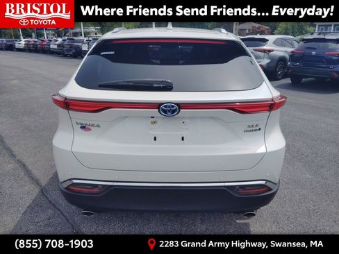 Used 2022 Toyota Venza XLE AWD/4WD image 6