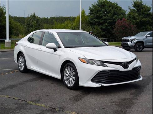 Used 2020 Toyota Camry LE FWD image 2