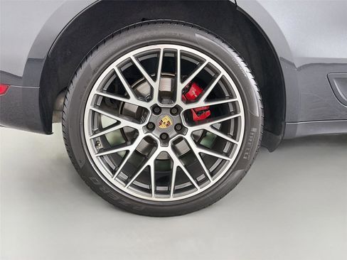 Certified 2021 Porsche Macan S AWD/4WD image 13