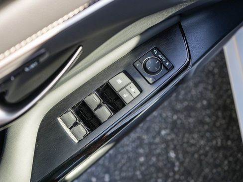 Used 2025 Lexus ES 350 w/ Premium Package FWD image 20