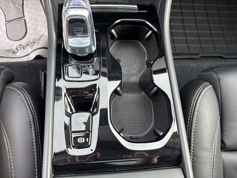 Certified 2023 Volvo XC40 B5 Ultimate w/ Protection Package Premier AWD/4WD image 26