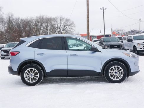 Certified 2022 Ford Escape SE w/ Cold Weather Package image 2