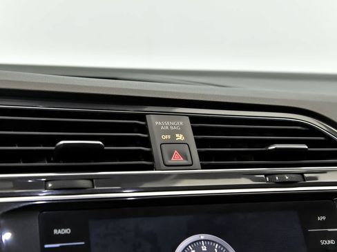Certified 2024 Volkswagen Tiguan SE R-Line AWD/4WD image 15