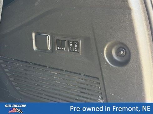 Used 2023 GMC Yukon Denali Ultimate AWD/4WD image 6
