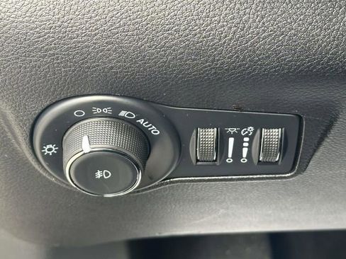 Certified 2022 Jeep Compass Limited image 29