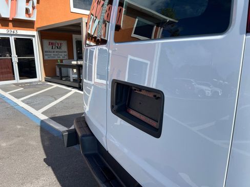 Used 2021 GMC Savana 2500 G2500 w/ Driver Convenience Package image 37