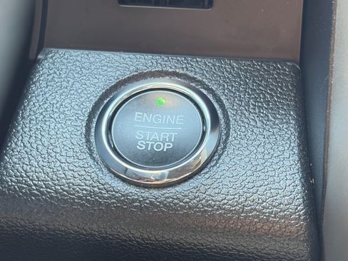 Used 2019 Ford F150 Lariat AWD/4WD image 22