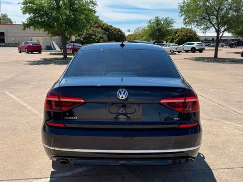 Used 2018 Volkswagen Passat 2.0T R-Line w/ R-Line Lighting Package FWD image 6