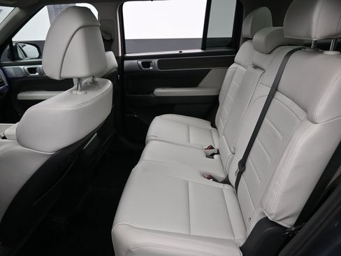 Used 2024 Hyundai Santa Fe Limited image 27