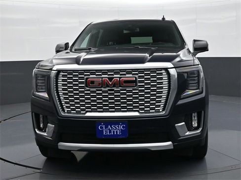 Used 2023 GMC Yukon XL Denali image 4