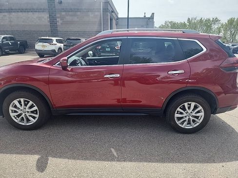 Used 2018 Nissan Rogue SV image 9