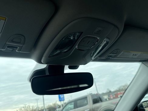 Used 2018 Jeep Compass Latitude w/ Popular Equipment Group image 32