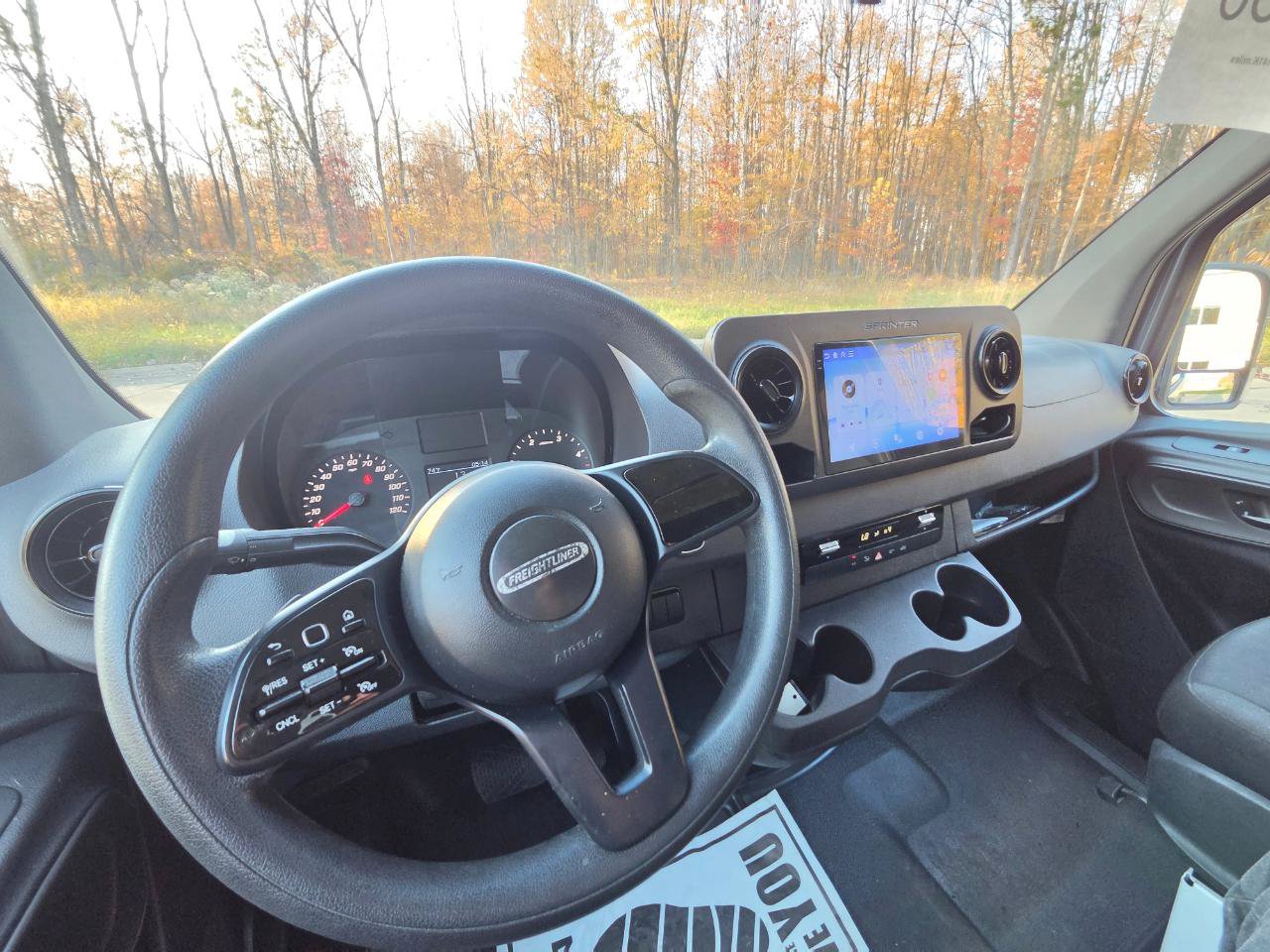 Used 2019 Freightliner Sprinter 144 RWD image 32