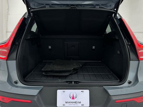 Used 2023 Volvo XC40 Recharge Plus w/ Protection Package Premier image 43
