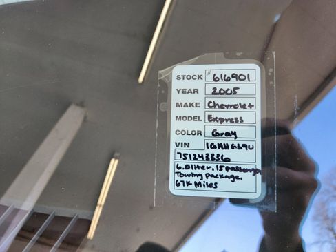 Used 2005 Chevrolet Express 3500 3500 w/ LS Preferred Equipment Group image 14