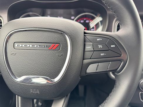 Used 2018 Dodge Charger SXT image 23