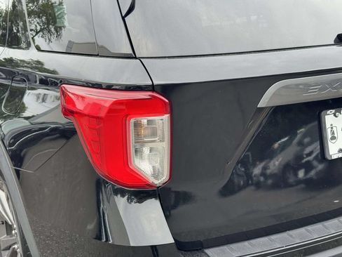 Used 2021 Ford Explorer XLT w/ Equipment Group 202A RWD image 13