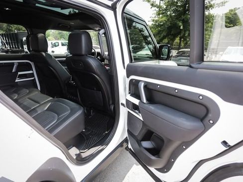 Used 2022 Land Rover Defender 110 X-Dynamic SE AWD/4WD image 55